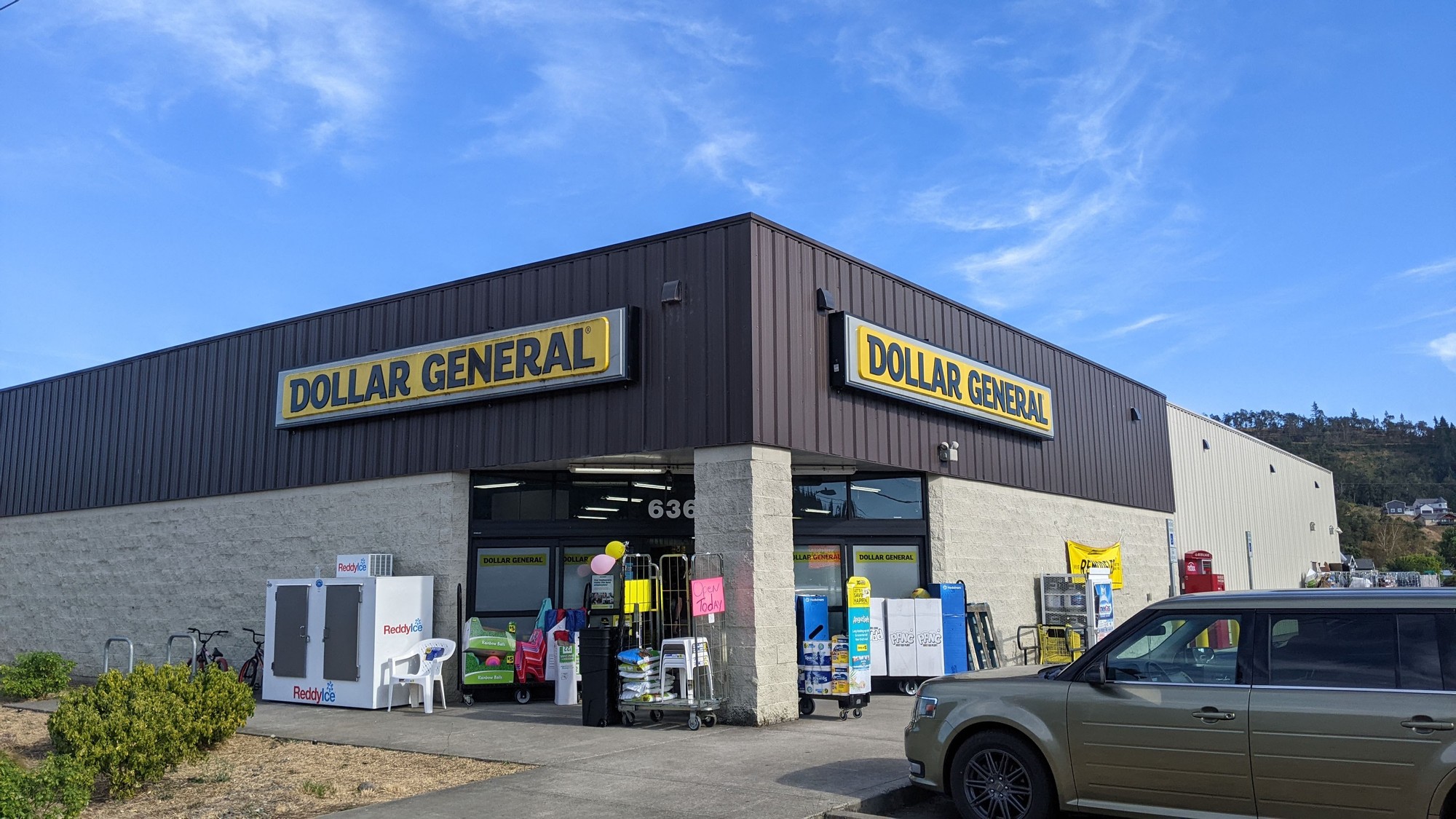 Sutherlin Dollar General Reopens